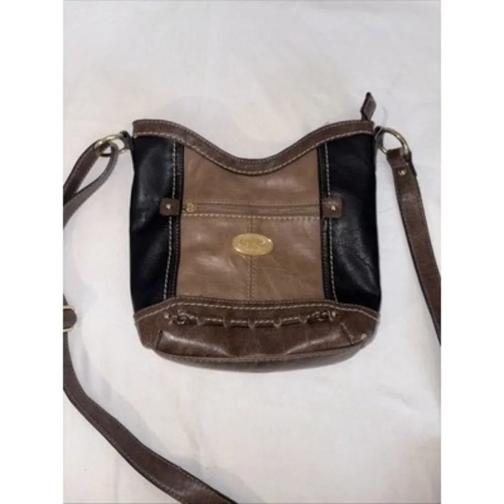 b.o.c. Born‎ Concept Marwick Charging Crossbody Bag